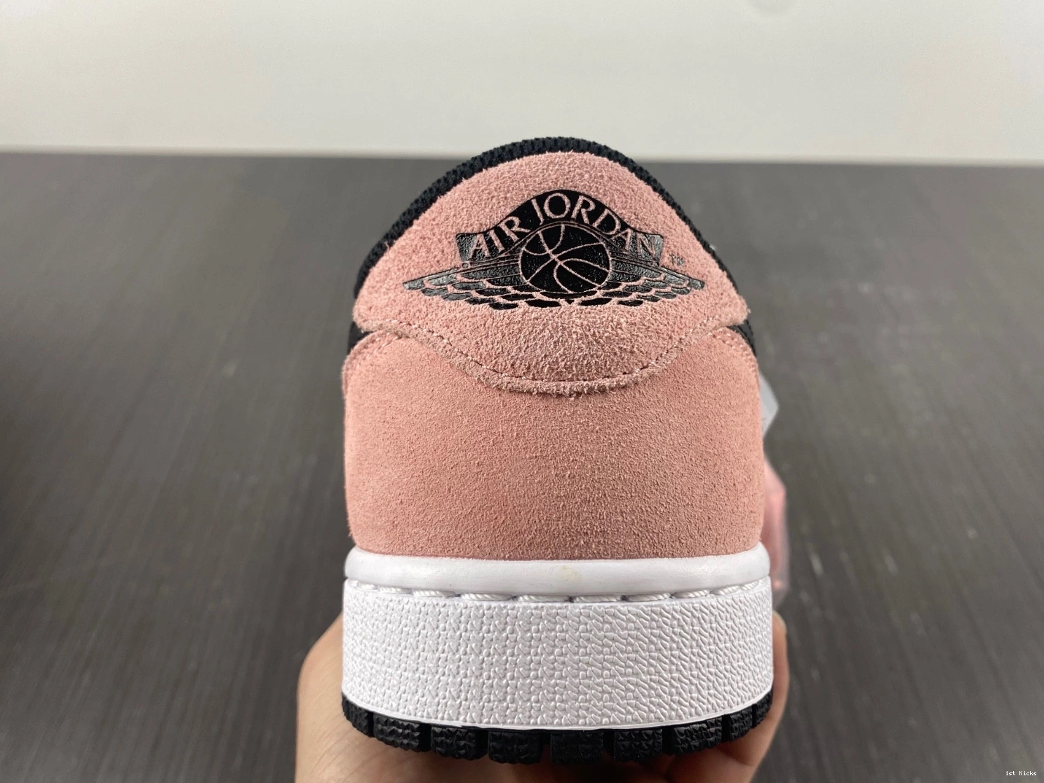 OG Bleached Low - Coral 1 CZ0790-061 Jordan 0107